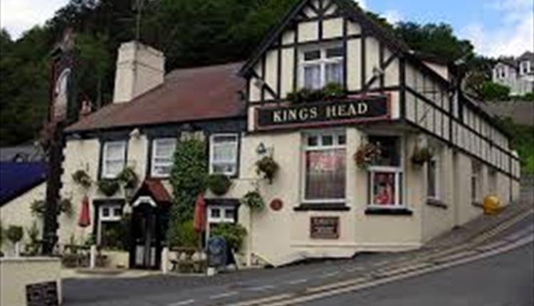 Bodlondeb Castle Bed & Breakfast { Central Llandudno} Extérieur photo