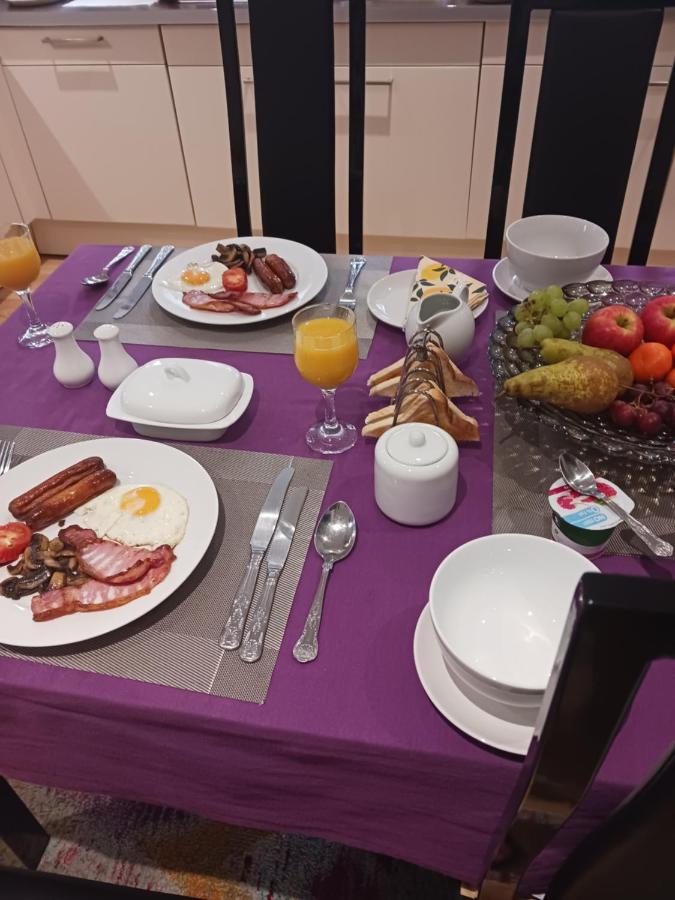 Bodlondeb Castle Bed & Breakfast { Central Llandudno} Extérieur photo
