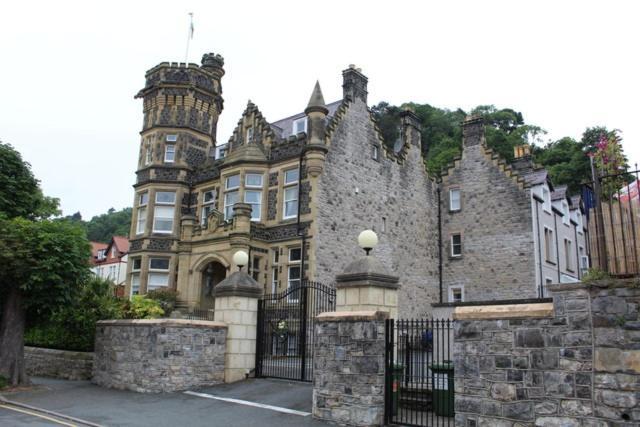 Bodlondeb Castle Bed & Breakfast { Central Llandudno} Extérieur photo