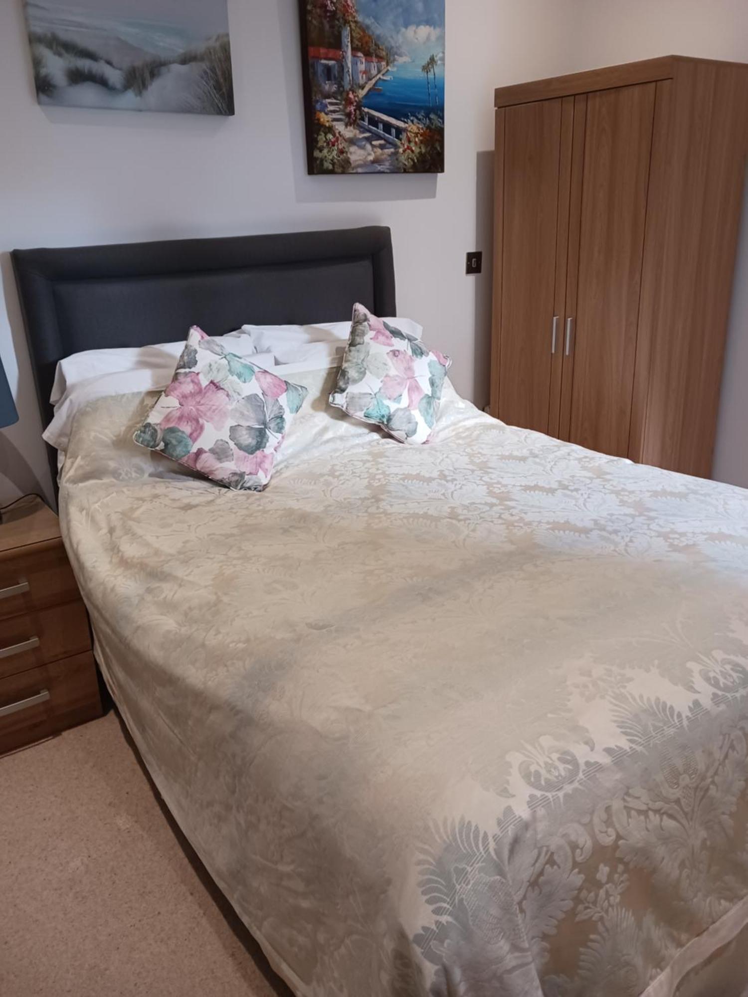 Bodlondeb Castle Bed & Breakfast { Central Llandudno} Extérieur photo